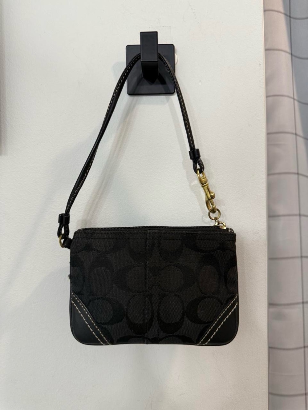 Vintage Y2K Coach Signature Canvas Leather Wristlet- Black/Gold